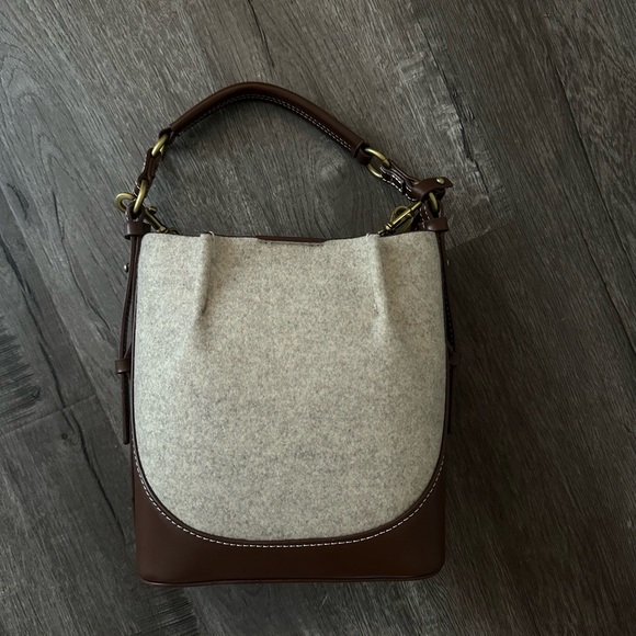 Zara Elegant Tan and Cream Women's mini bucket Bag NWT - Picture 2 of 4